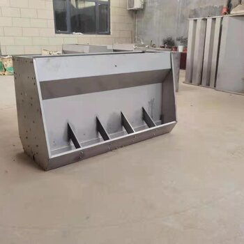 養豬設備革新 雙面不銹鋼食槽的高效應用